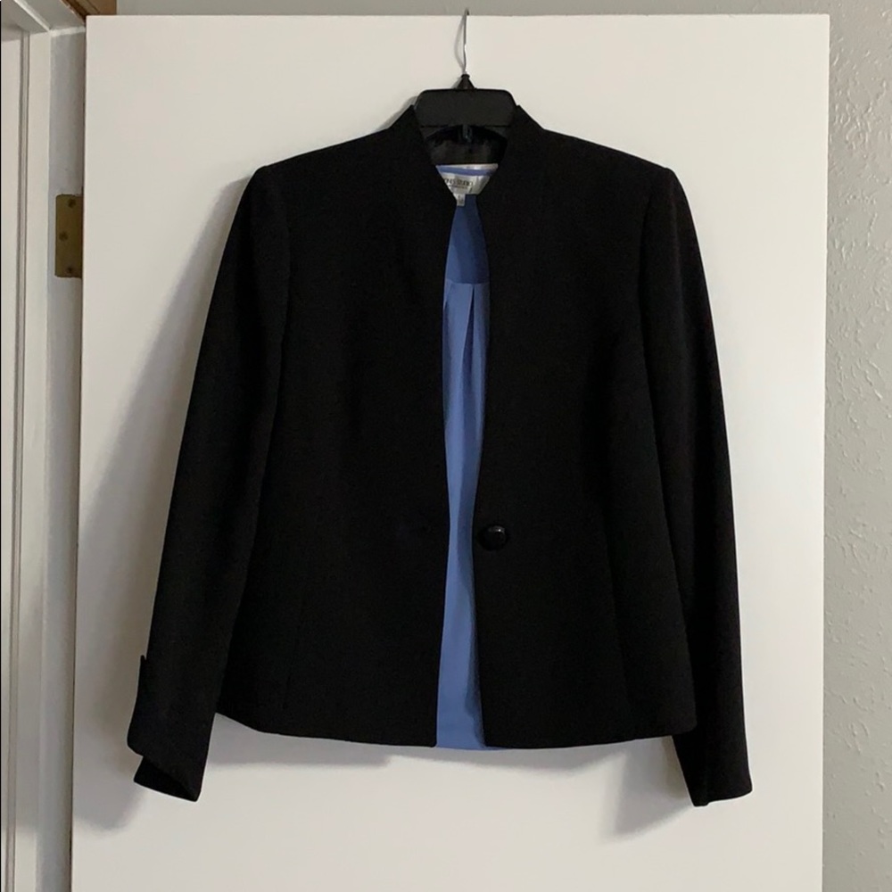 Women’s Jones Studio Jacket and Sleeveless Blouse